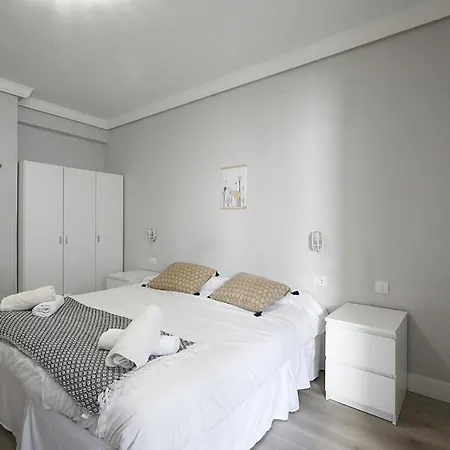 Precioso Piso Centrico Con Aparcamiento Gratuito *