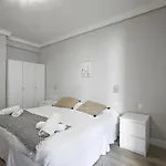 Precioso Piso Centrico Con Aparcamiento Gratuito *